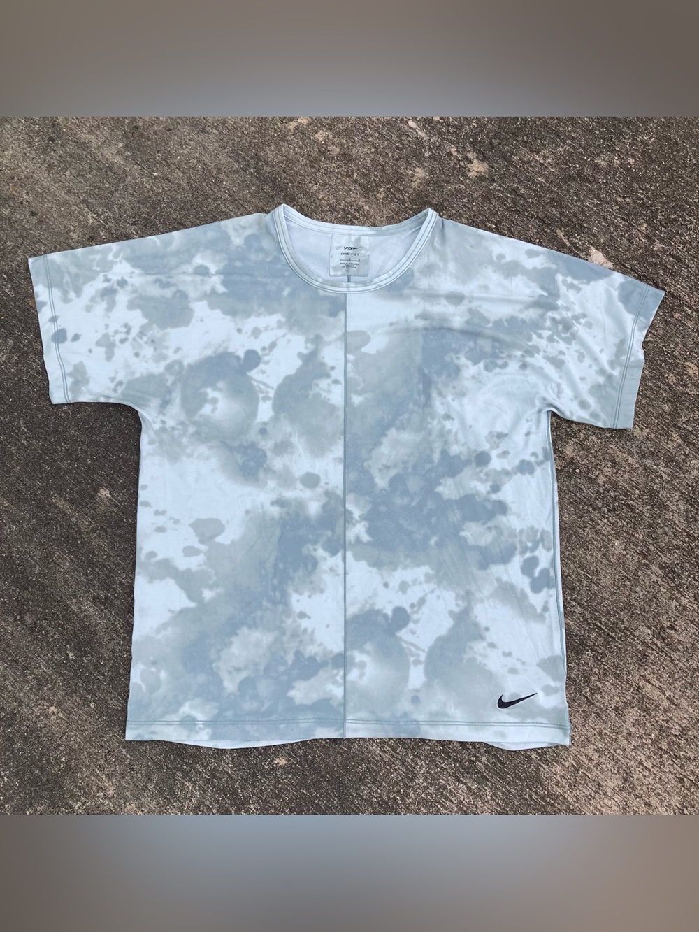 Nike Yoga Dri-FIT Shirt Mens Large Green Tie Dye Short Sleeve Top DX0922-330
